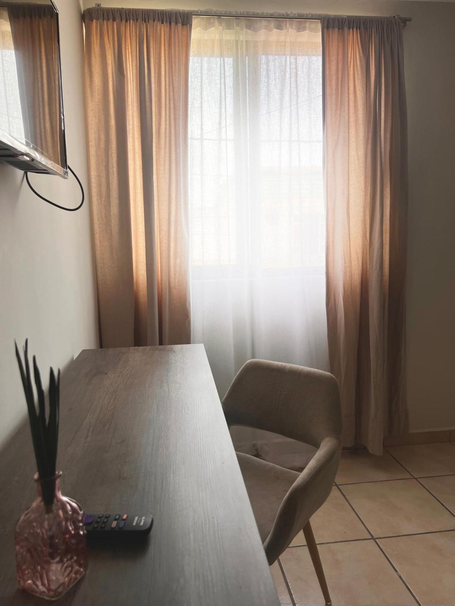 Suites Ciento 37 León Zewnętrze zdjęcie