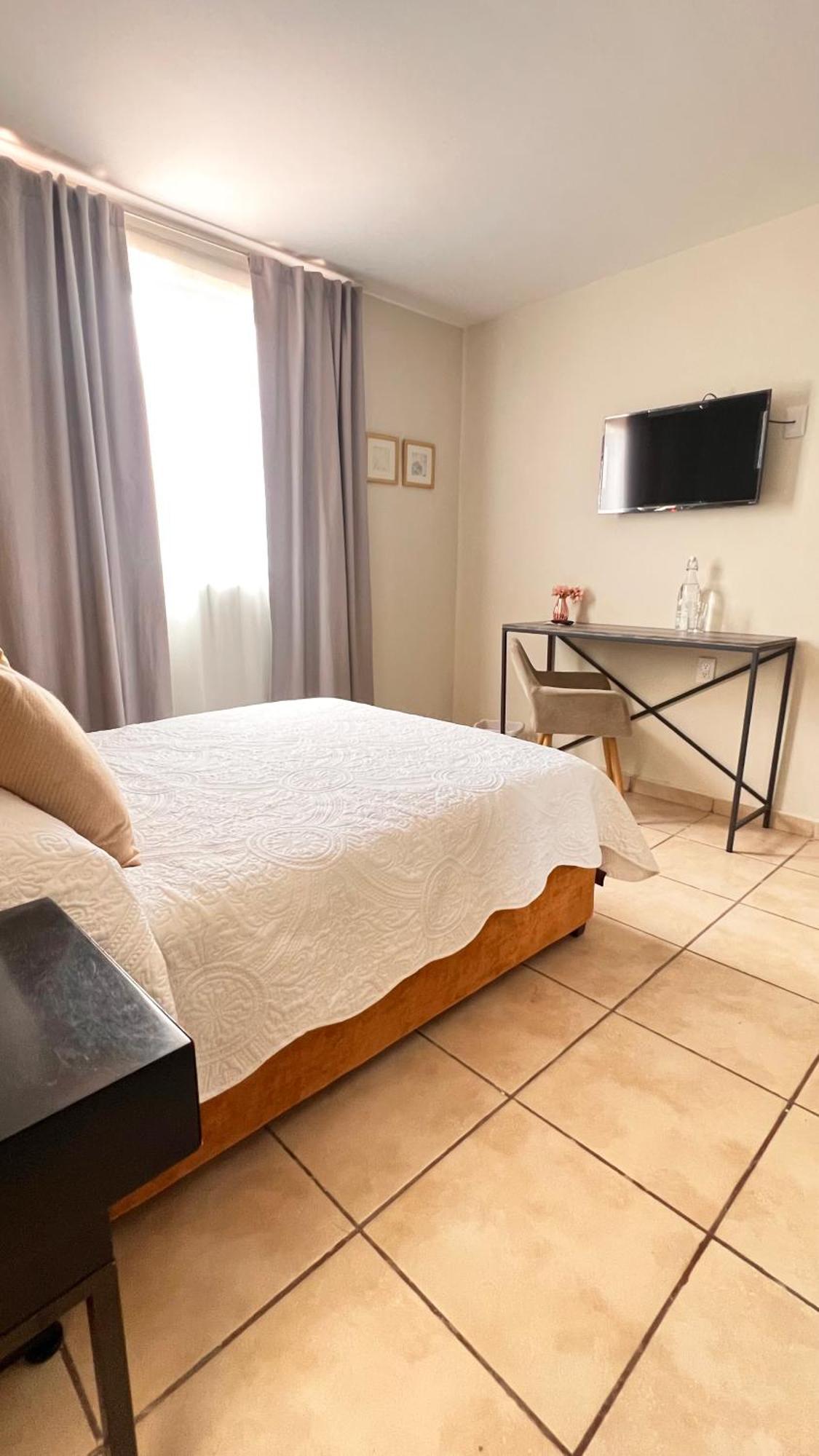 Suites Ciento 37 León Zewnętrze zdjęcie