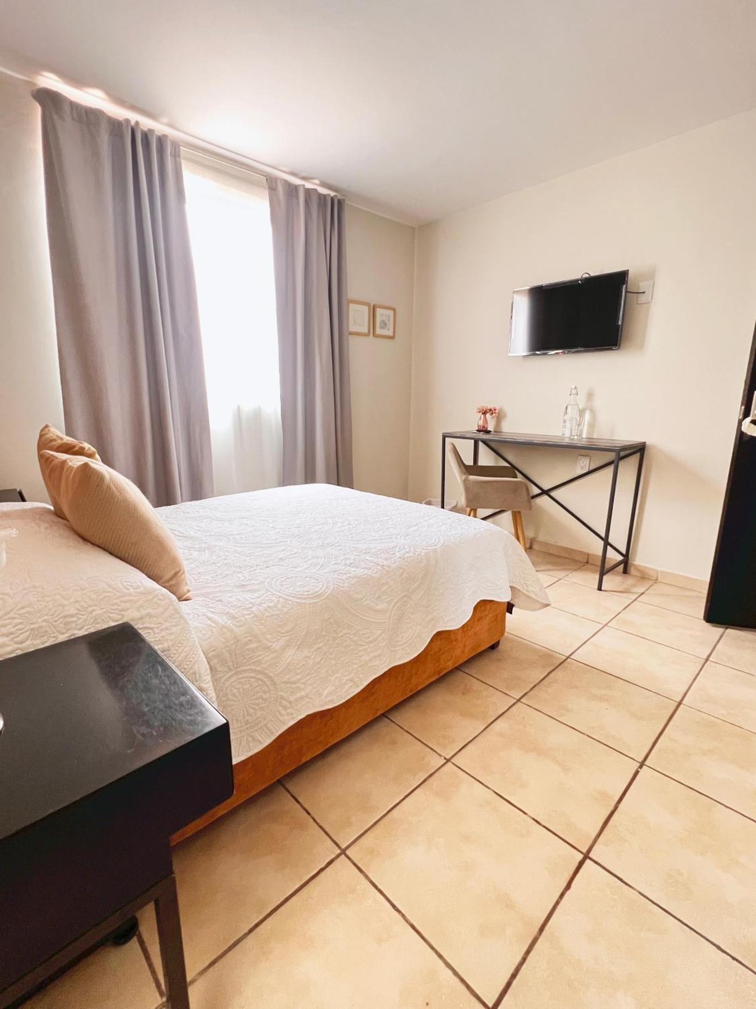 Suites Ciento 37 León Zewnętrze zdjęcie