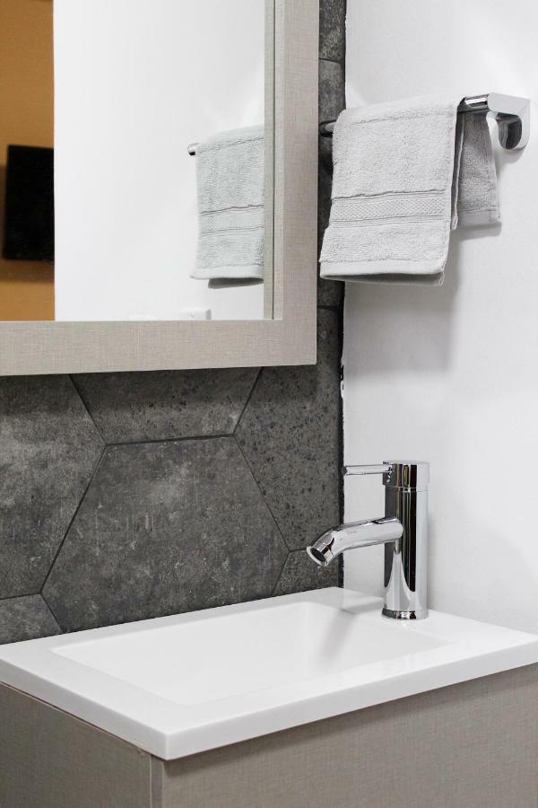 Suites Ciento 37 León Zewnętrze zdjęcie
