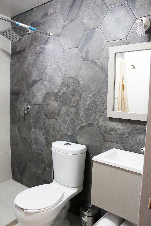 Suites Ciento 37 León Zewnętrze zdjęcie